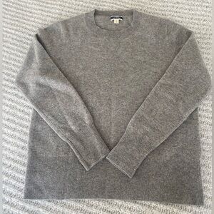 J. Crew Women’s Classic Grey Crewneck Sweater in 100% Cashmere. Size S.